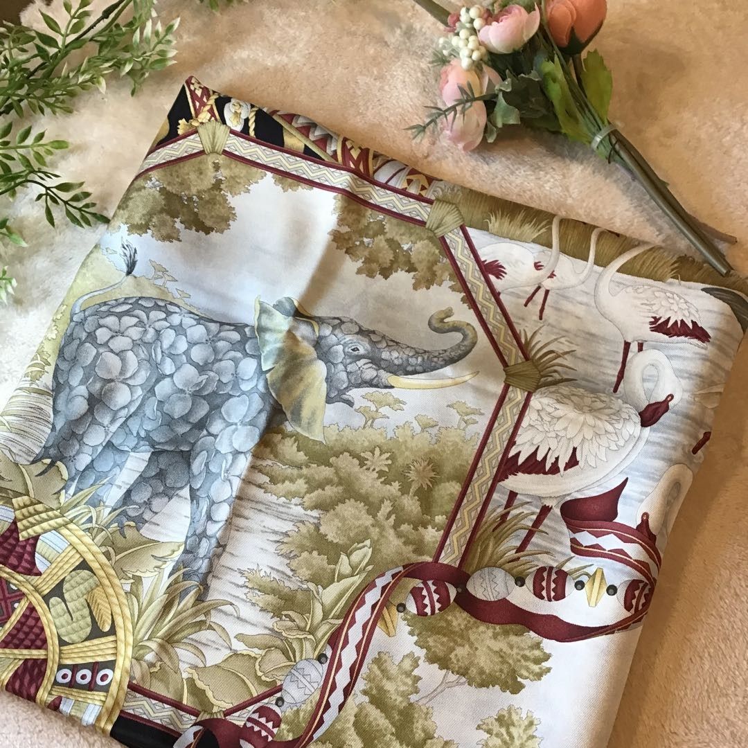 良品✨フェラガモ 大判 スカーフ シルク トラ レオパード アニマル 動物 フェラガモ レオパード 大判スカーフ マルチカラー シルク 首飾り