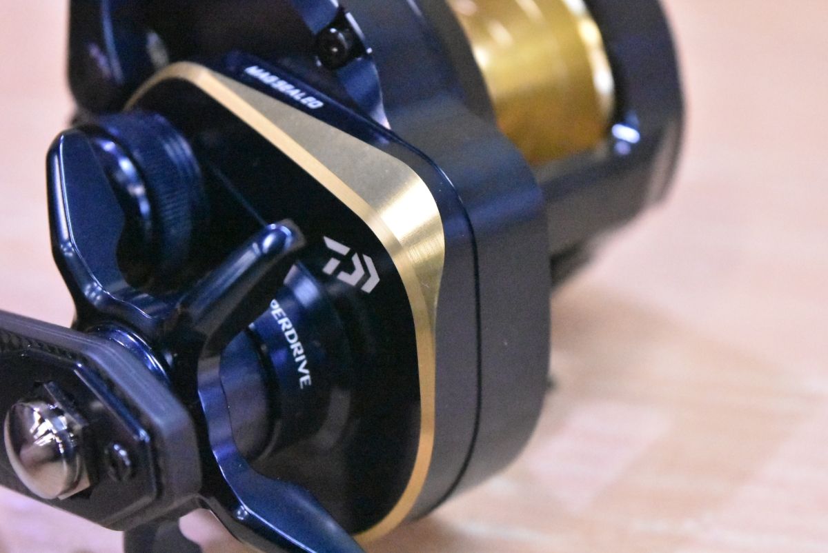 ダイワ 22 ソルティガ 15-SJ 右 DAIWA SALTIGA ベイトリール オフショア ジギング ブリ ヒラマサ 等 OLIVEOS_COM_TR