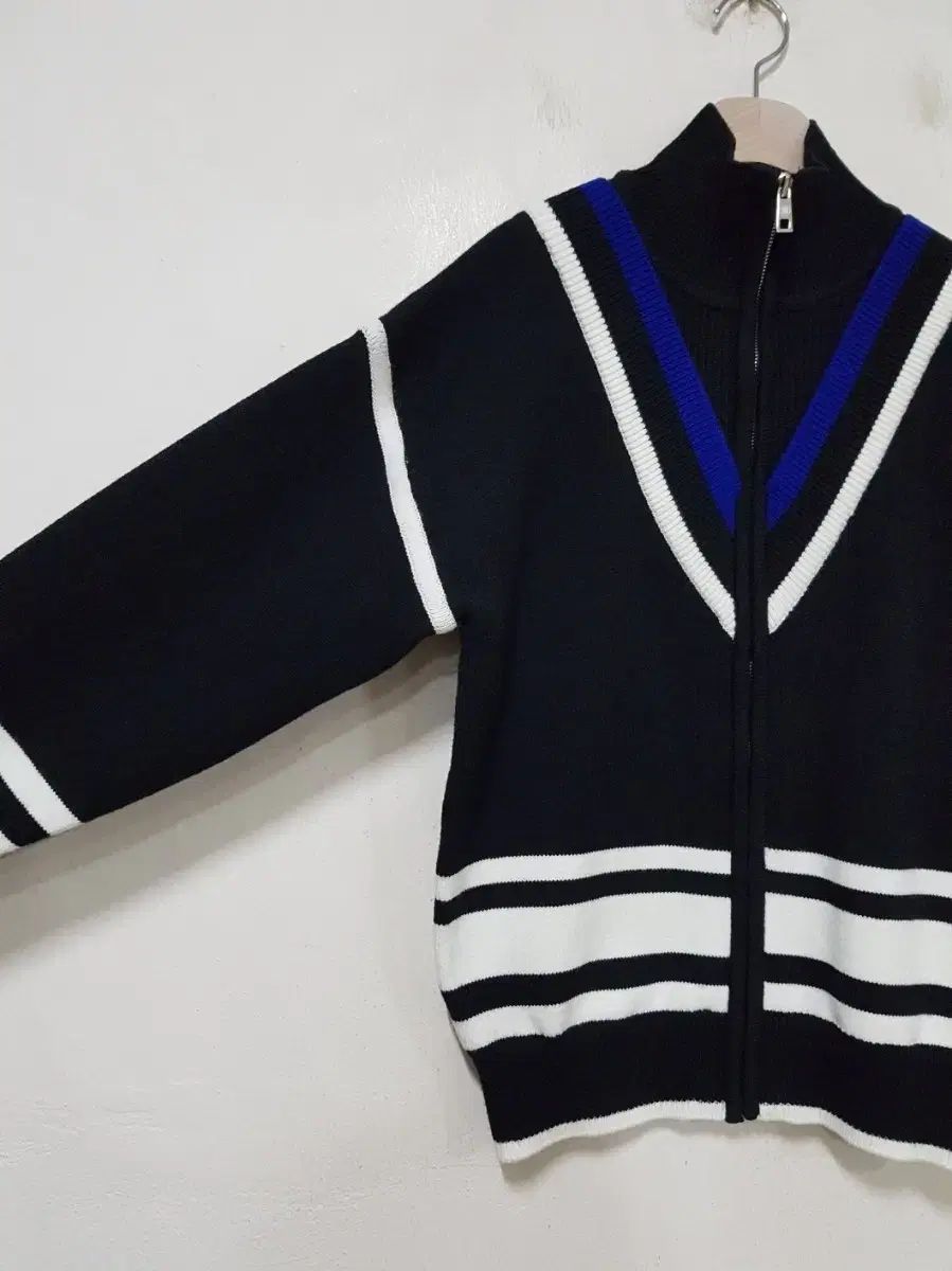 防風ジップアップ