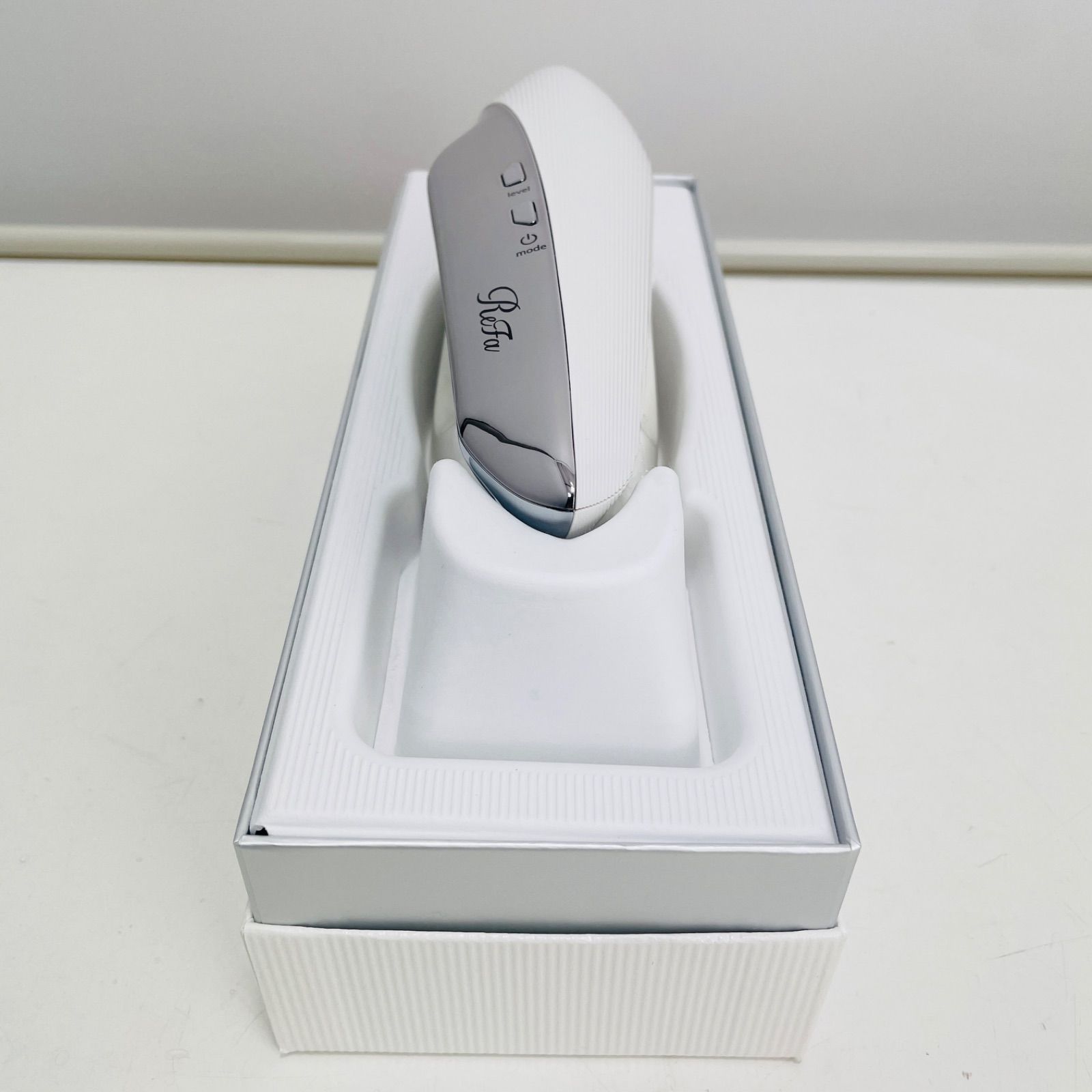 【新品未使用】リファ ビューテックレイズ ホワイト 白 リファ refa ビューテック レイズ ホワイト Rifa ホワイト美顔器