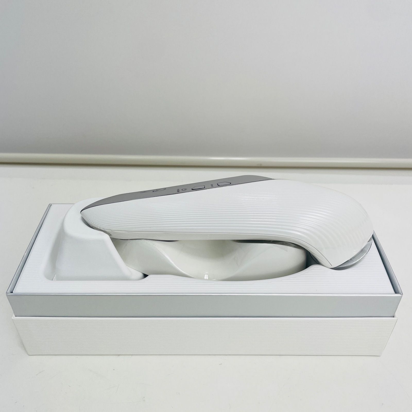 新品未使用】リファ ビューテックレイズ ReFa BEAUTECH RAISE ホワイト