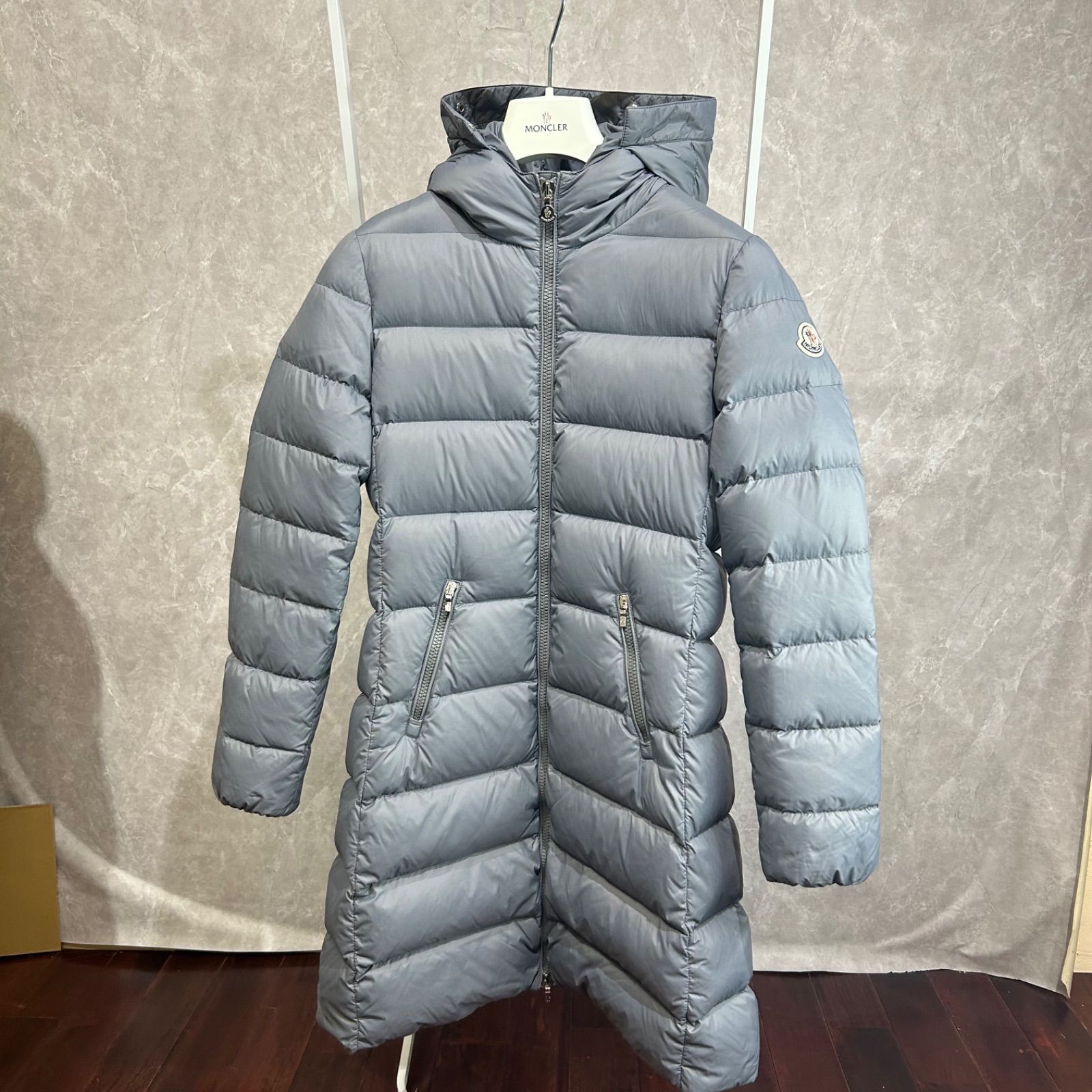 MONCLER（モンクレール)ダウンジャケット グレー グレー Couyere ショートダウンジャケット : ショートダウンジャケット