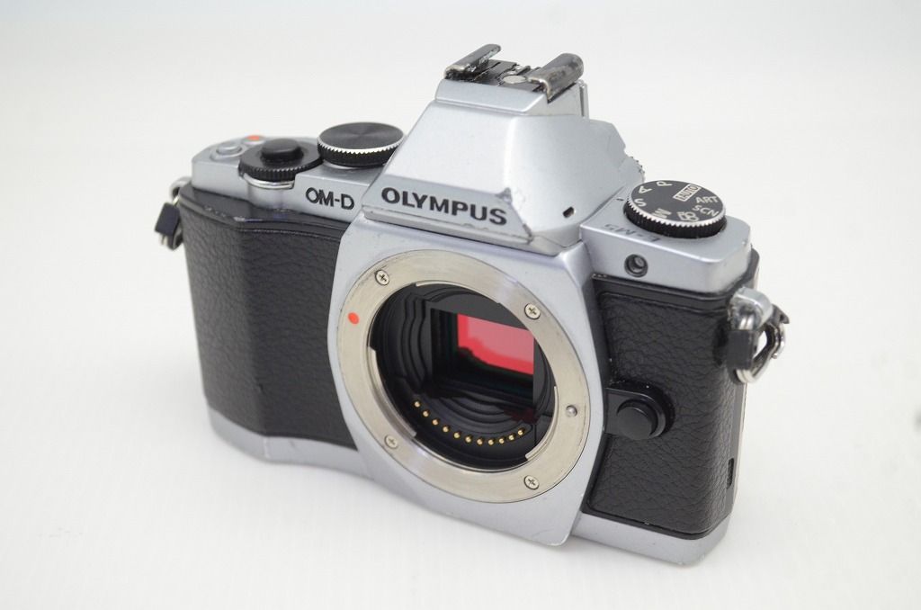 OLYMPUS オリンパス OM-D E-M5 ボディ ミラーレス一眼カメラ シルバー 251031k