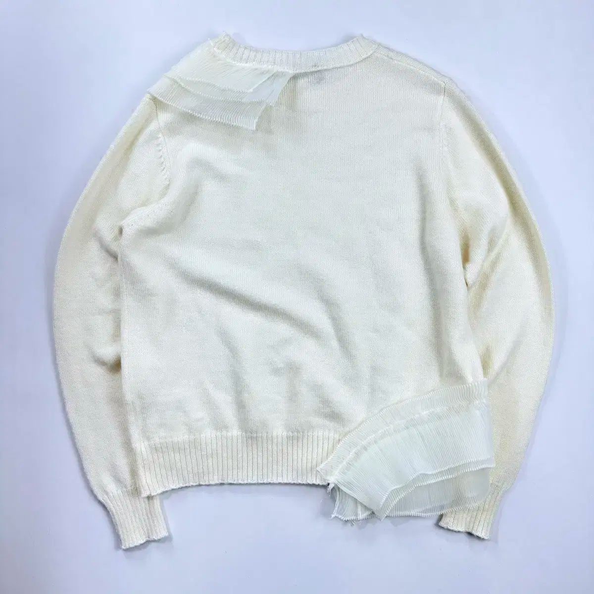 白フリル ニット