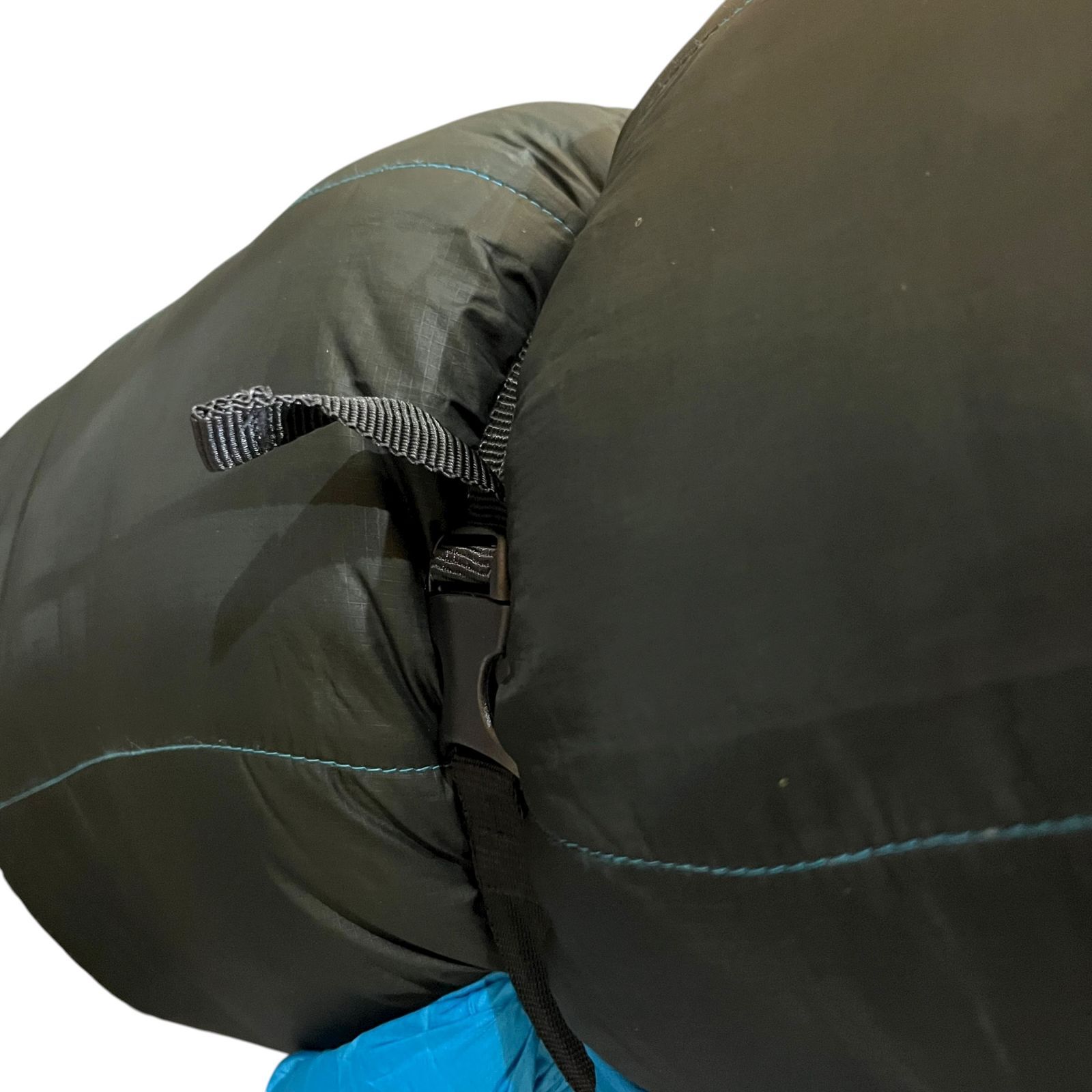 ○ISUKA/イスカ○寝袋 冬期対応 アルファライト 1300EX シュラフ