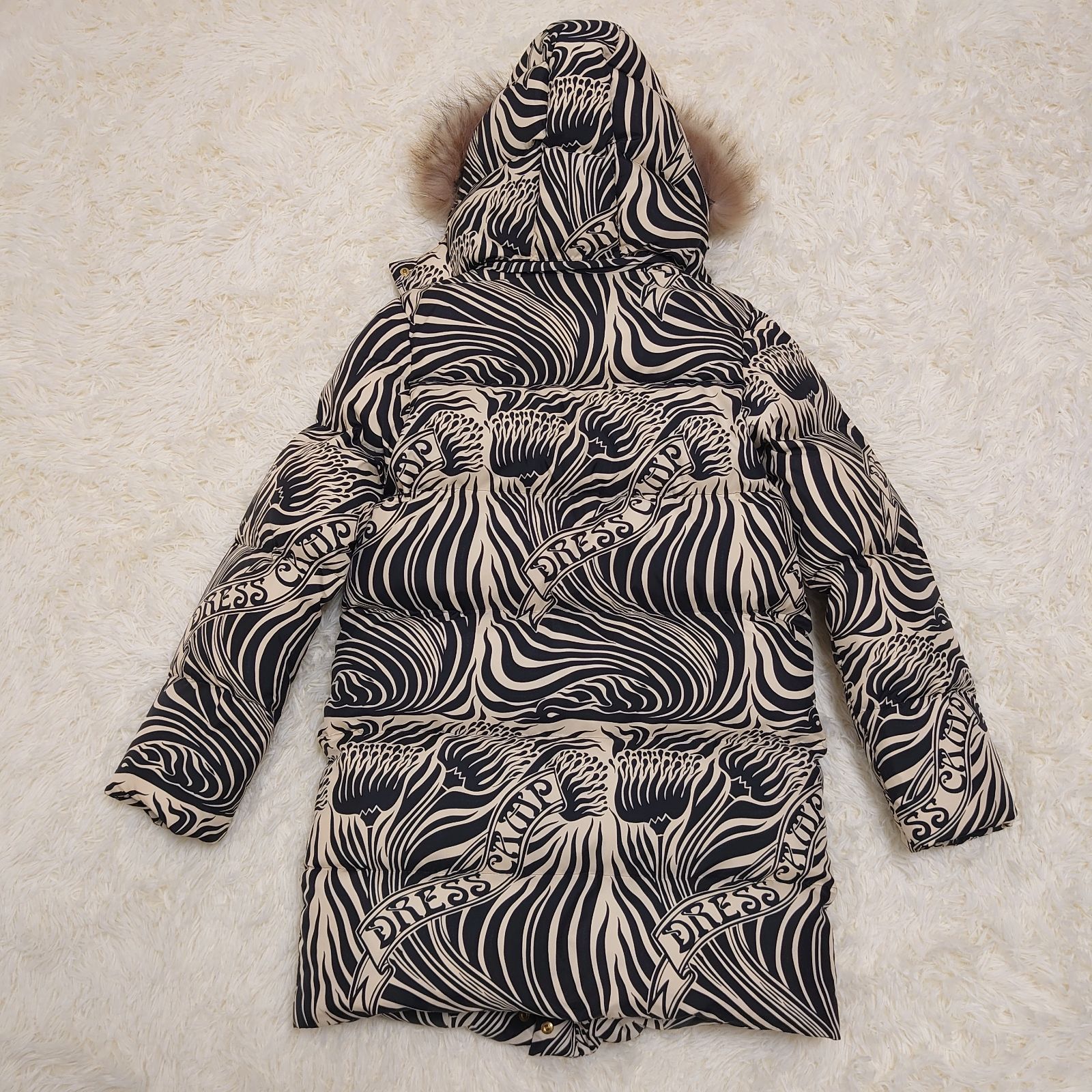 です dress camp ドレスキャンプ ダークサイドゼブラ柄ダウンコート