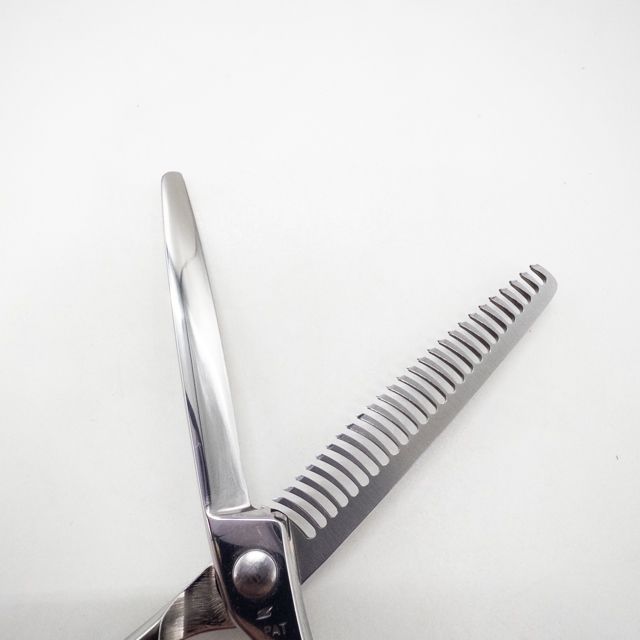 ナルトシザーズ 】三梳きトラントS26 セニング約25～30% 6インチ