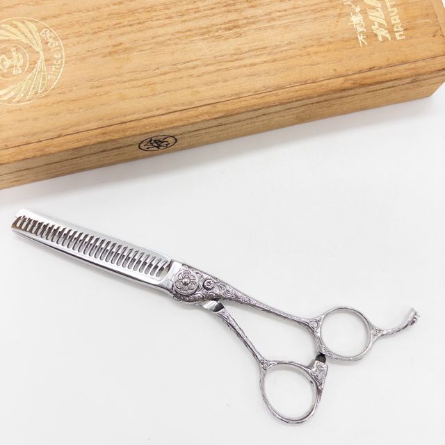 ナルトシザーズ ナルトシザーNARUTO SCISSORS 二梳きヘネシーブーメランS27唐草 オフセット シザー セニング 美容ハサミ すきばさみ 美容師 理容師 約10 右利き 5.8インチ sc2656