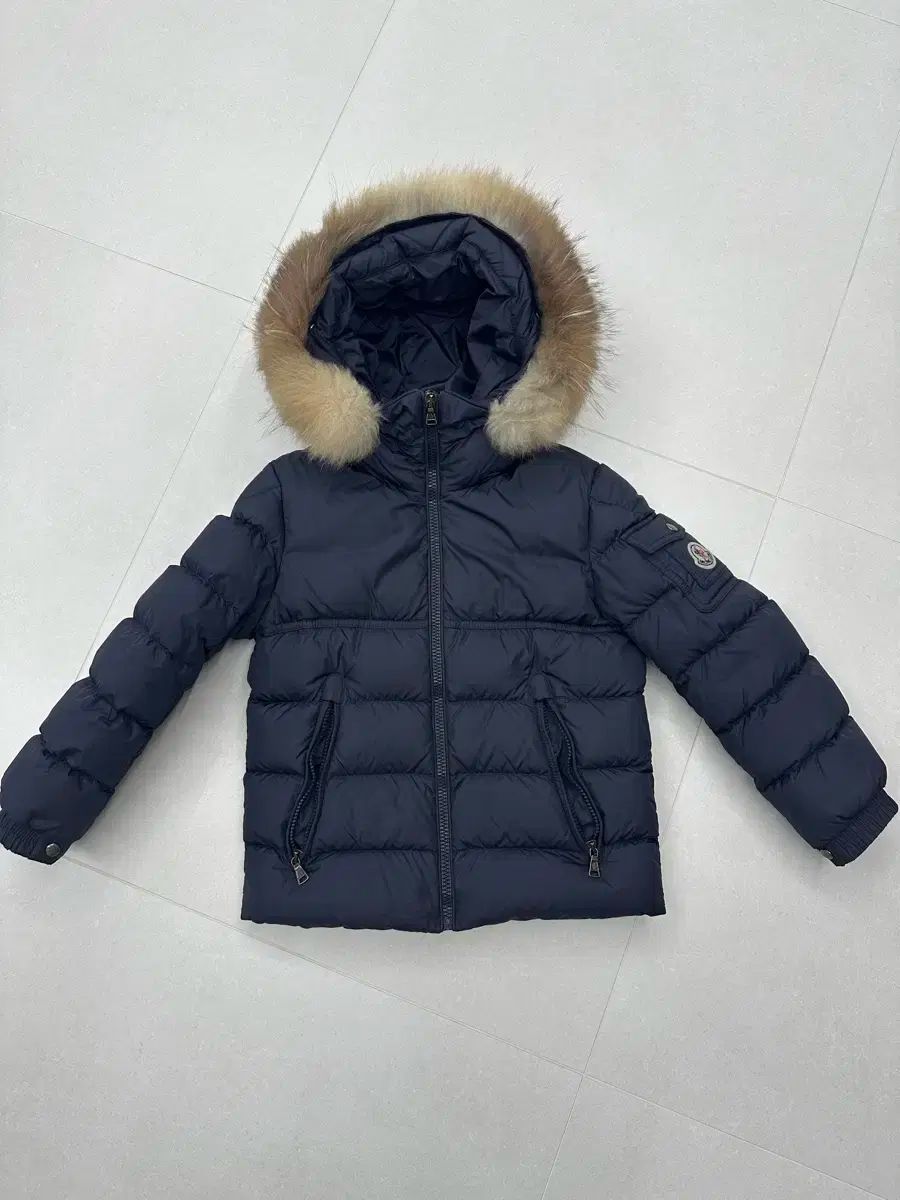 MONCLER モンクレール ニューバイRUN 8歳