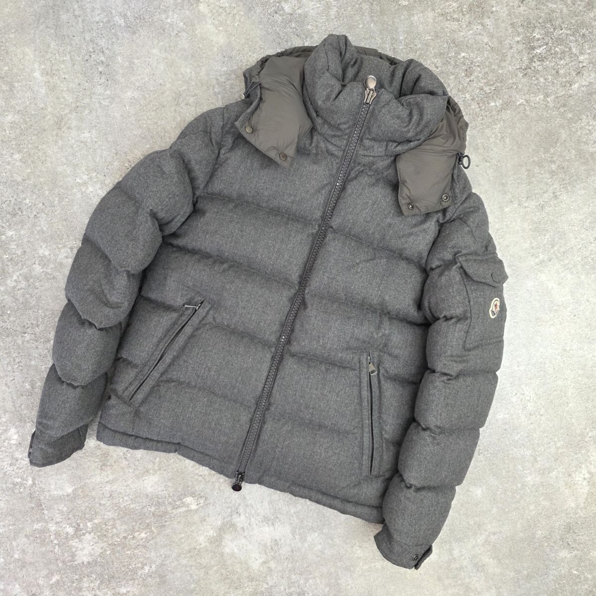 MONCLER モンクレール MONTGENEVRE モンジュネーブル ウール素材 