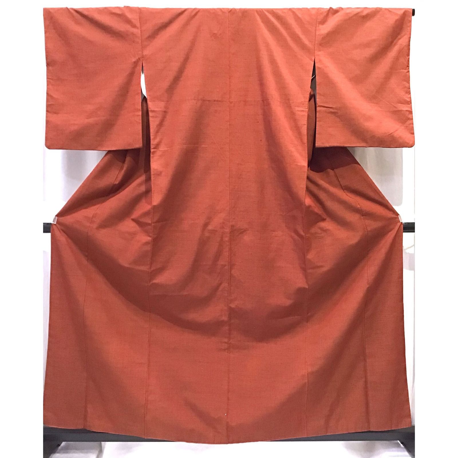 着物 紬 赤系地 No 200701 1648 梱包サイズ80