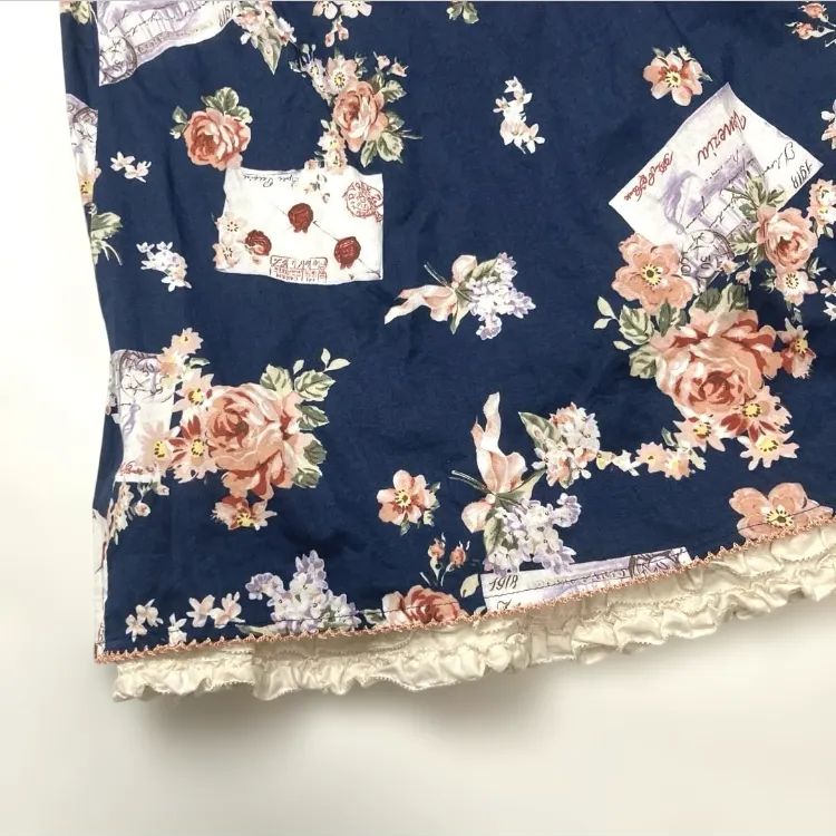 ピンクハウス ブルー バラ柄 裏地裾ピコフリル使い スカート - メルカリ