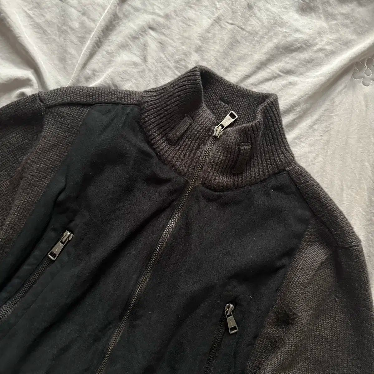 ブルーアーカイブ ブルアカ ロックシーク パンク ハイネック スウェード スタッズ バルーンポケット ジップアップ ジャケット y2k