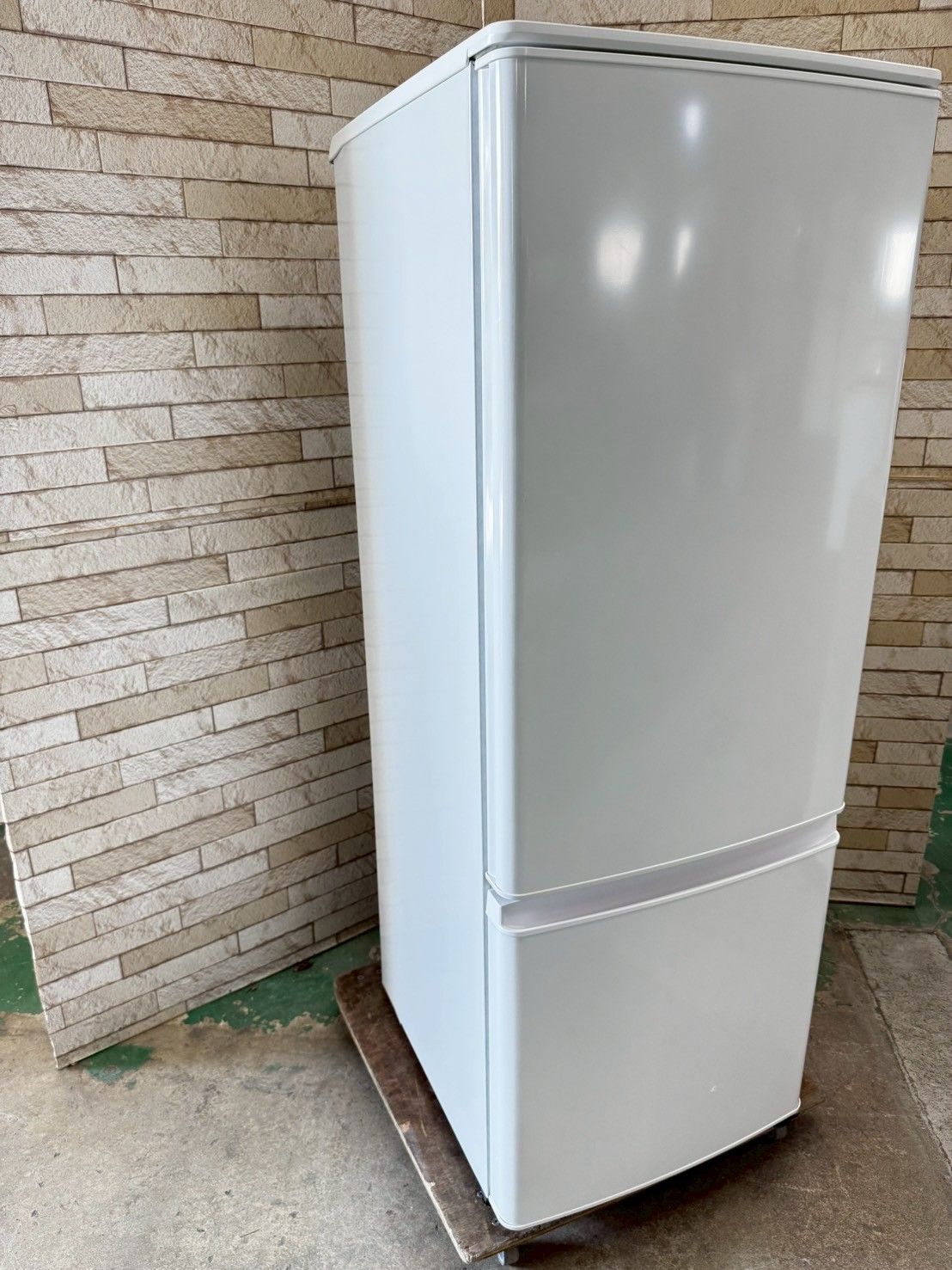 大阪送料無料☆3か月保障付き☆冷蔵庫☆三菱☆2ドア☆2022年☆MR