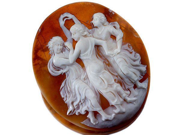 ジュエリー 作家品 裏面サイン刻印有 踊る三人の女性像 シェルカメオルース 57.8ｍｍ×49.0ｍｍ a 2825 o