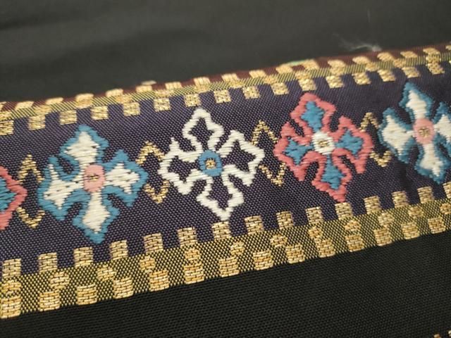 横段正倉院花文 黒地