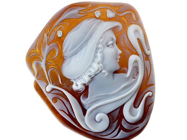 ジュエリー 作家品 サイン刻印有 大きな帽子の貴婦人 シェルカメオルース 60.0mm×51.1mm a2826m