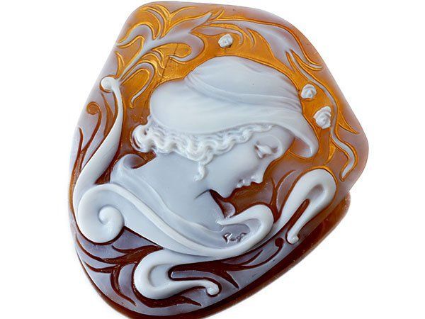 ジュエリー 作家品 サイン刻印有 大きな帽子の貴婦人 シェルカメオルース 60.0ｍｍ×51.1ｍｍ a 2826 m