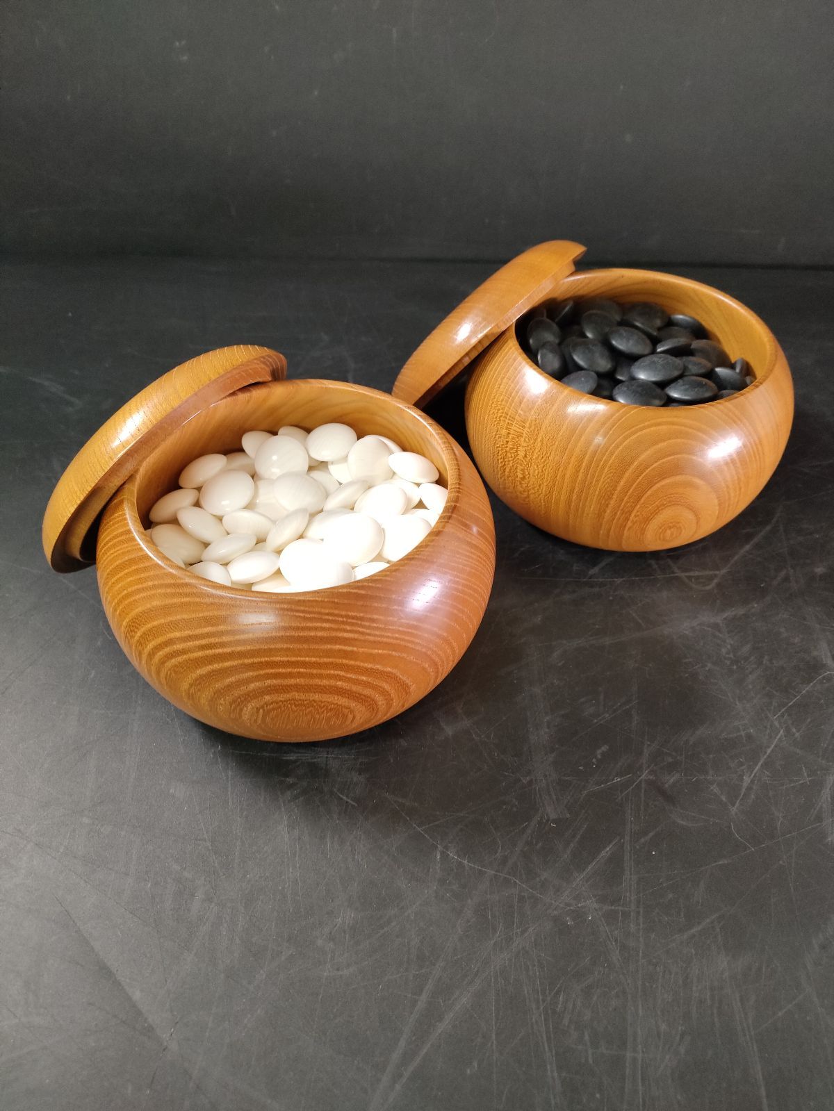 F3-02 天然本蛤 那智黒石 34号碁石 スワブデ 囲碁 将棋 碁笥 娯楽 趣味 碁石 日向産 国産 雪印