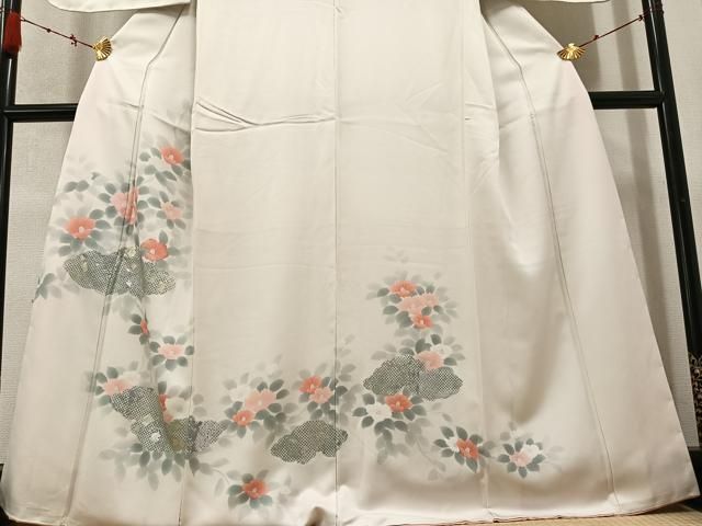 訪問着 雲重ね椿文