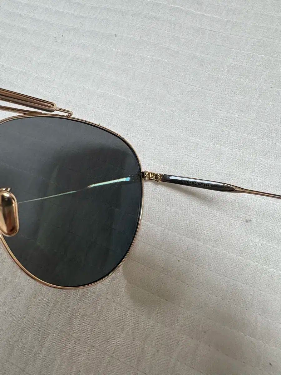  GENTLE MONSTER ジェントルモンスター 秋山 澪 ミオ 迷 Me 032 G DRAGON ジードラゴン サングラス サングラス 小物