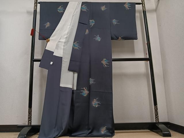 上質な小紋 草花文