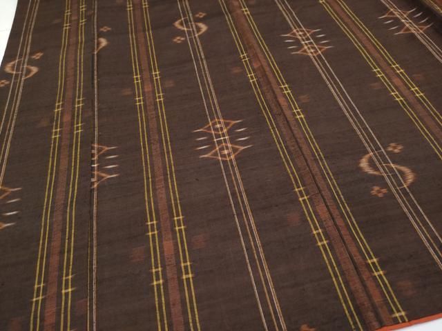 平和屋着物□極上 国指定重要無形文化財 本場久米島紬 手織 絣文様