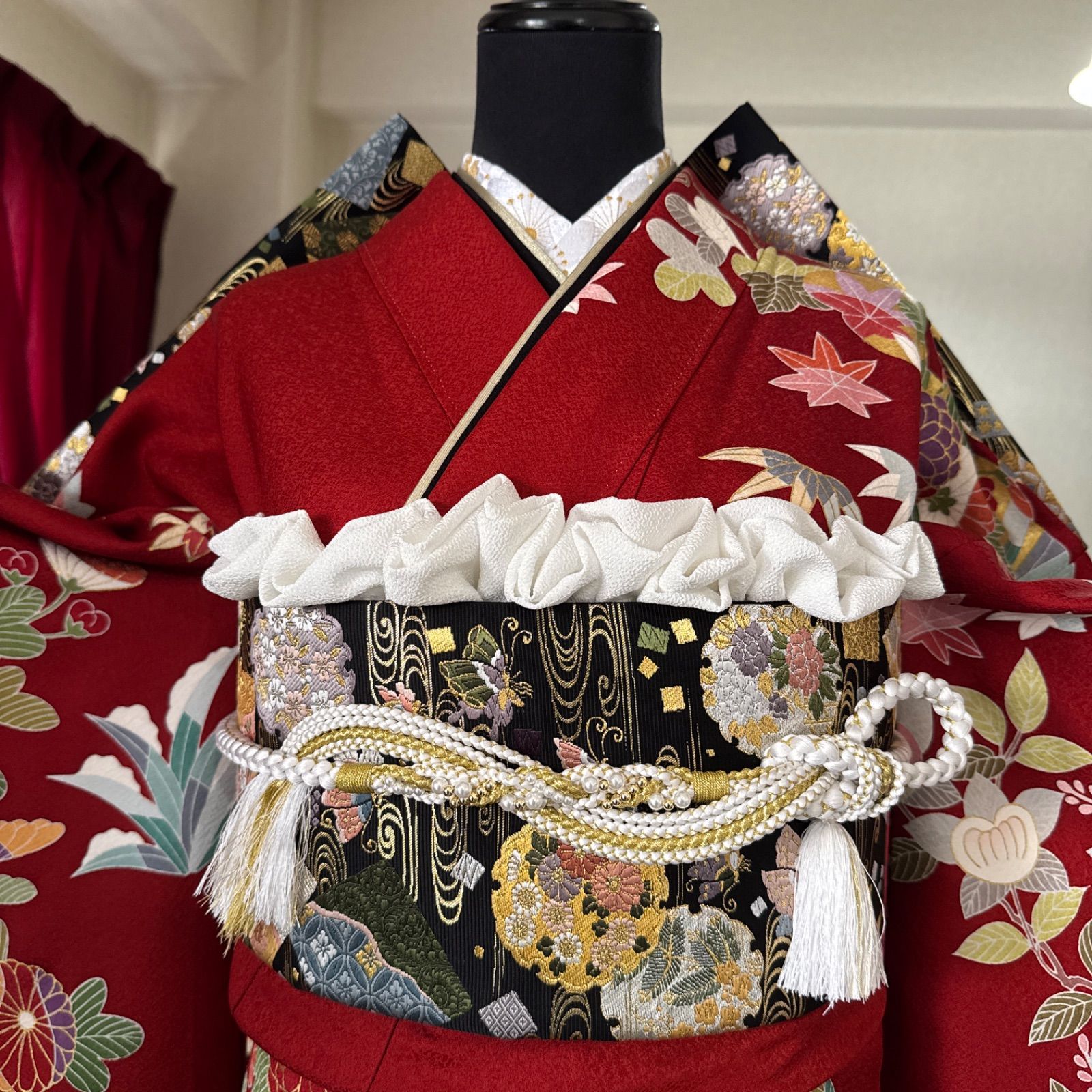 正絹 豪華 振袖フルセット・古典柄・金駒刺繍・共八掛・金銀彩・箔・赤