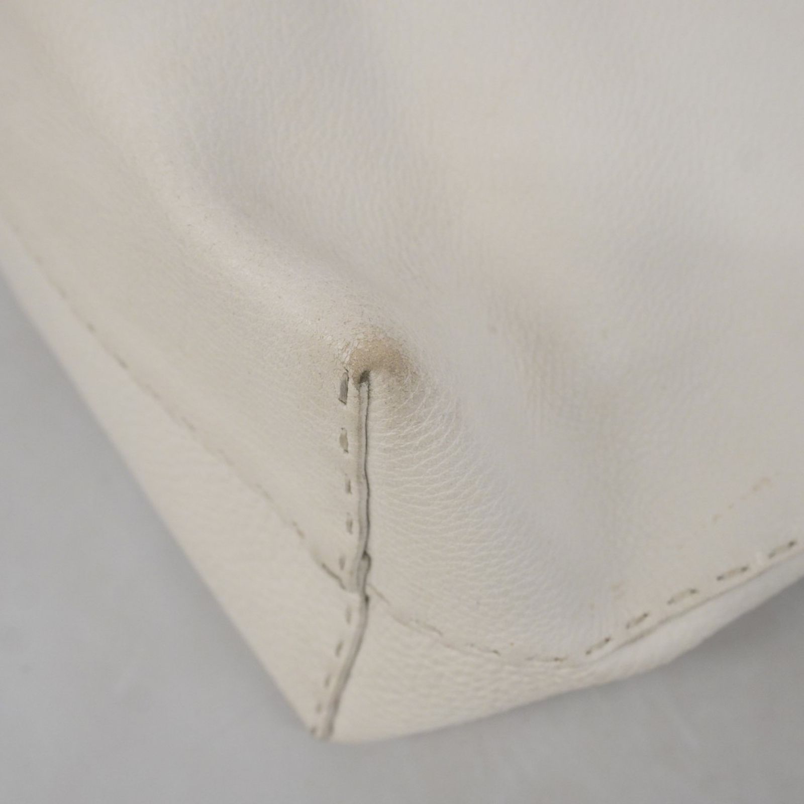 レザー ホワイト