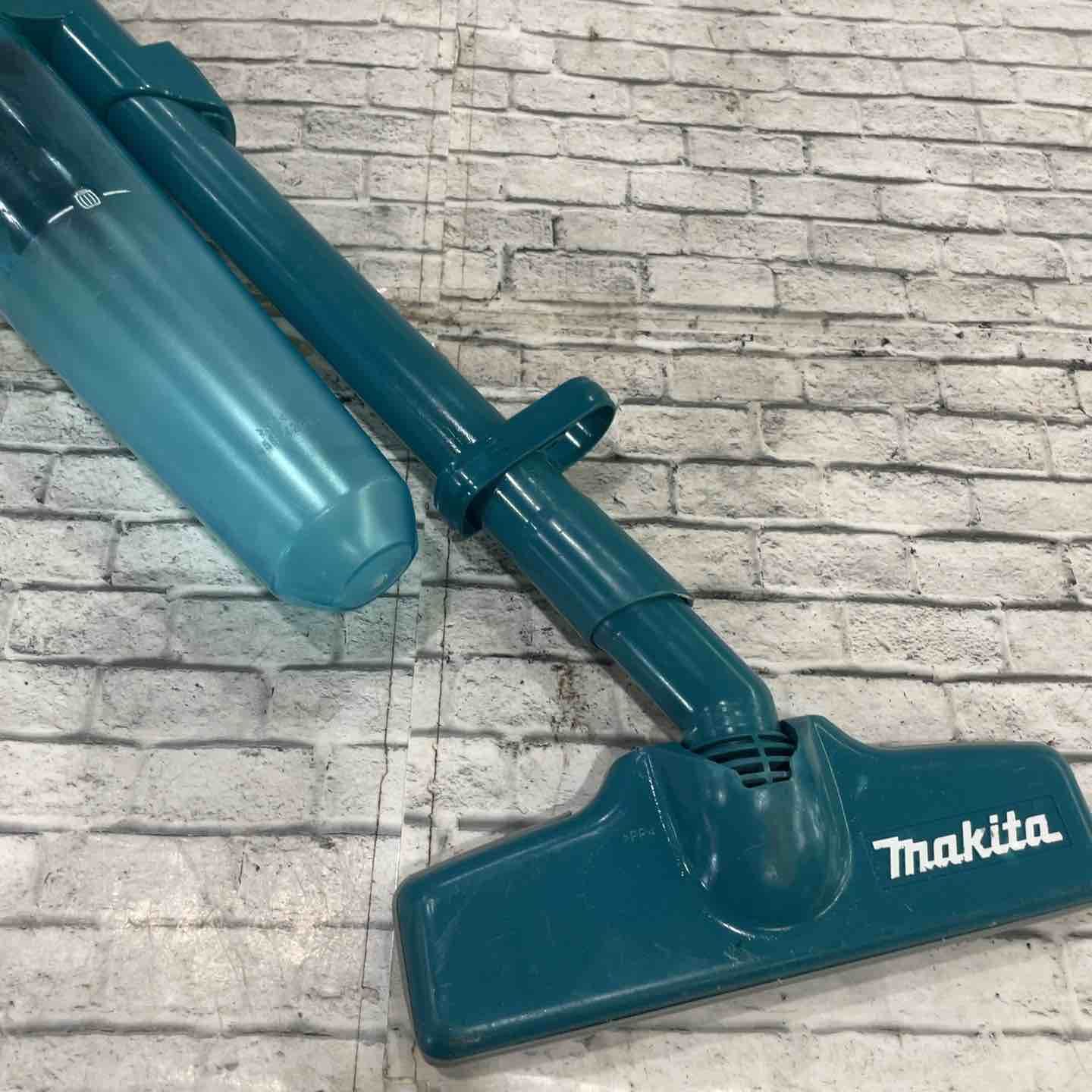 マキタ makita コードレスクリーナー 青 CL281FDZC 川口店