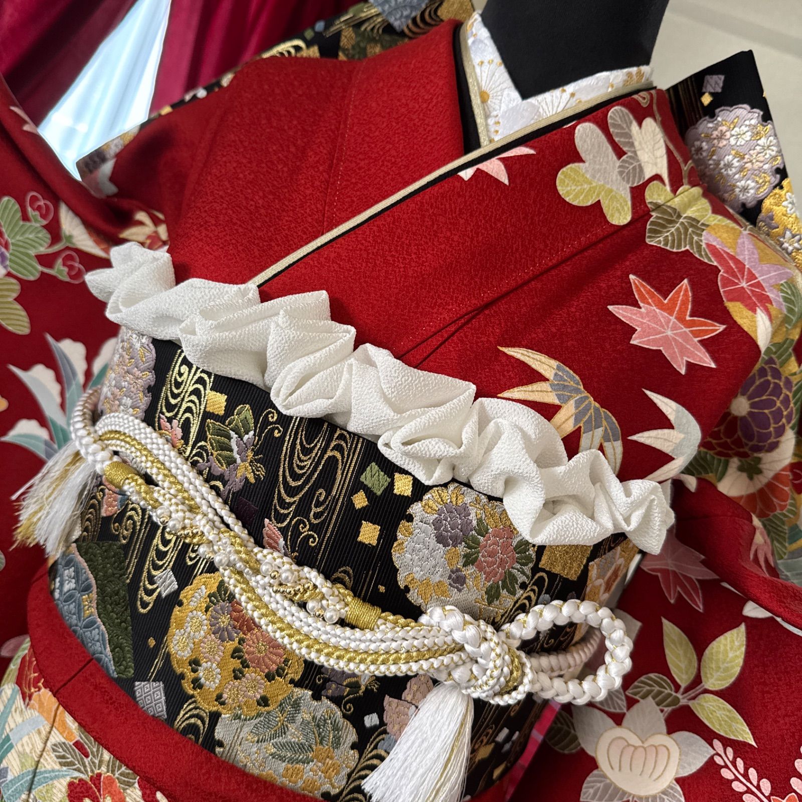 正絹 豪華 振袖フルセット・古典柄・金駒刺繍・共八掛・金銀彩・箔・赤