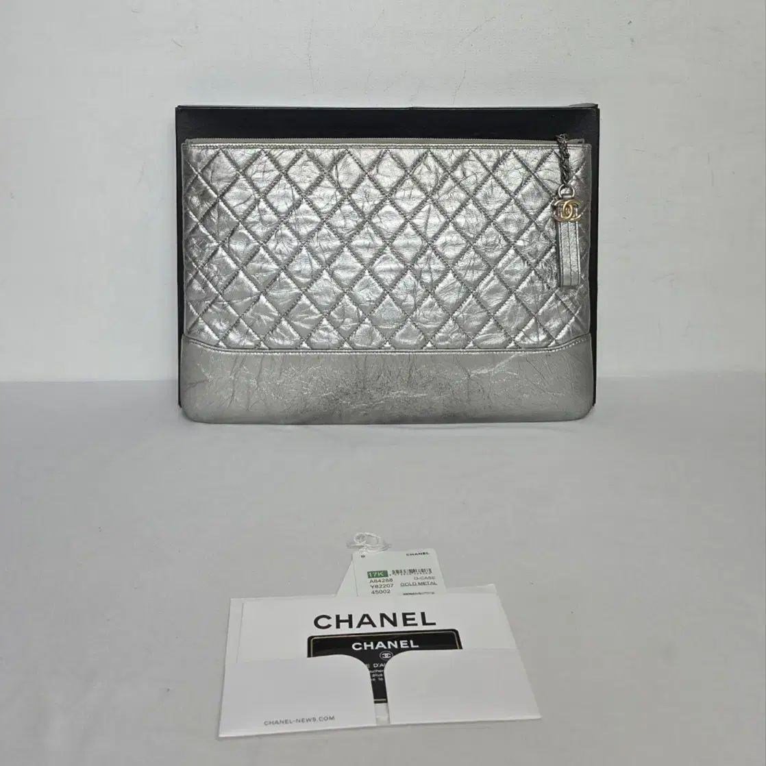 シャネル カーフスキン クラッチバッグ large