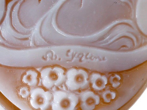 ジュエリー極】作家品 サイン刻印有 美しい二人の女性像 シェルカメオ