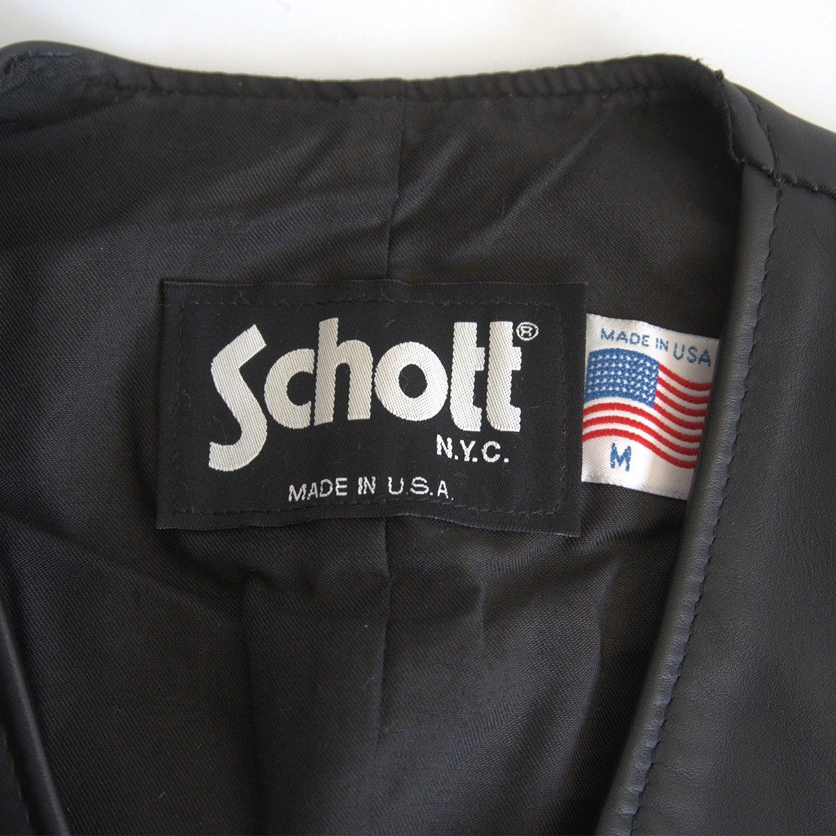 100％品質保証！ SCHOTT レザー ベスト M ブラック ショット 25110182 興味深い