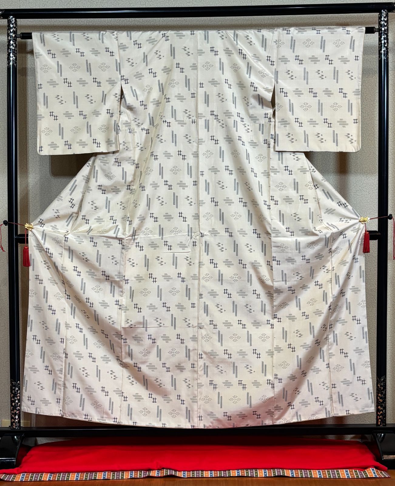 きもの蔵 米沢琉球紬 薄クリーム地袷きもの 未着用