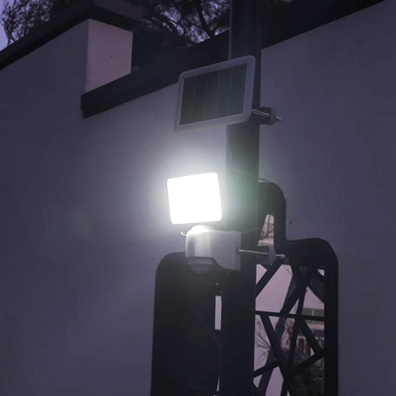 常夜灯 点灯時間などはリモコンで選び