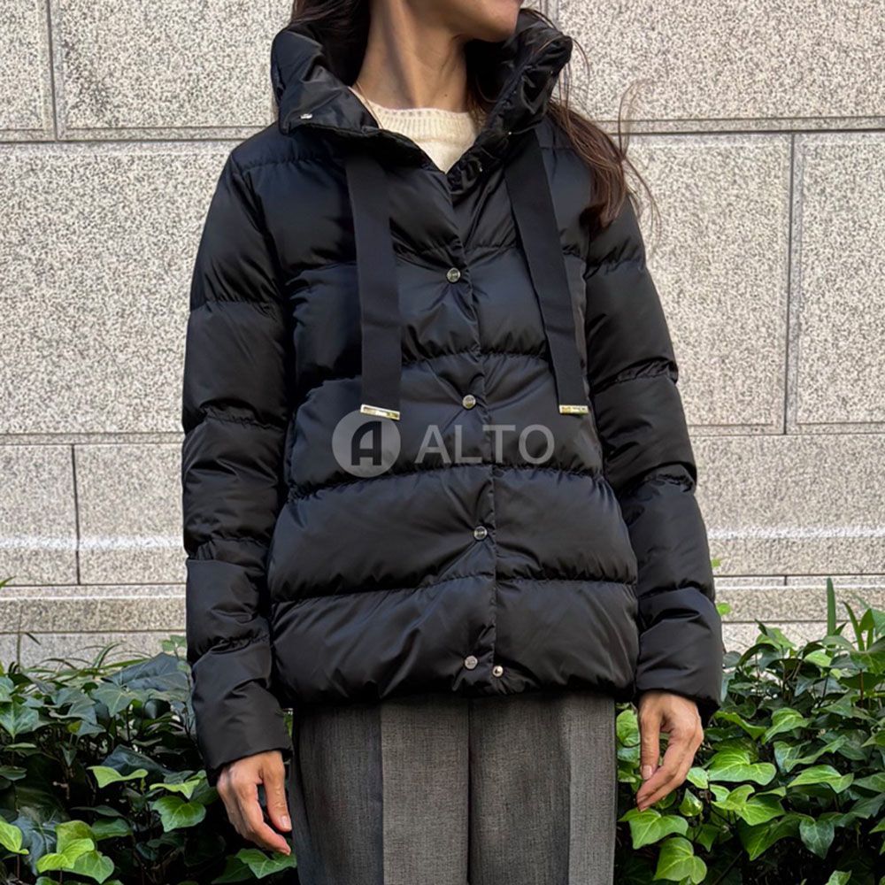 2025-2026秋冬物モデル 出荷の前にプレスをかけて配送 HERNO ヘルノ ケープ サテン ジャケット ダウンジャケット PI001936D 12170Z グログランテープ付属 ショート丈 ブラック