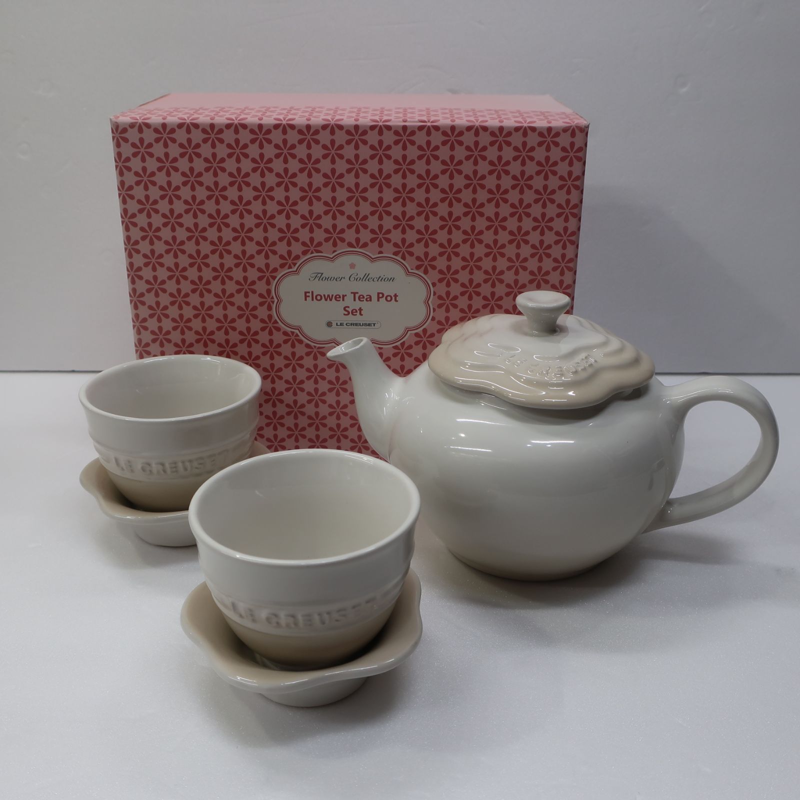 ル クルーゼ フラワー ティーポットセット