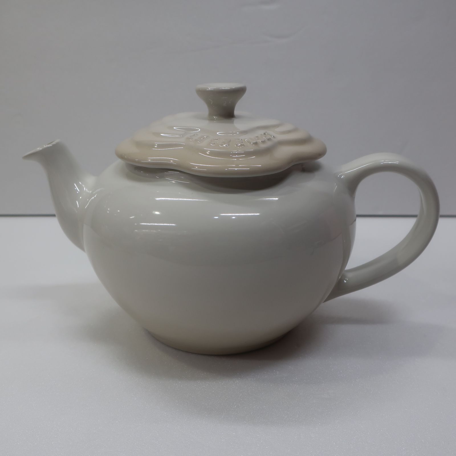 ル クルーゼ フラワー ティーポットセット