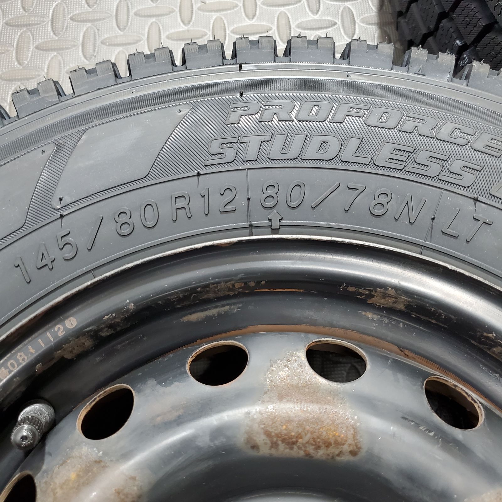  25年製 タイヤ 145 80 R 12 78 N LT ヨコハマ SY 01 ダイハツ ハイゼット スタッドレスタイヤ 冬タイヤ 1173 12インチ以下 タイヤ ホイールセット