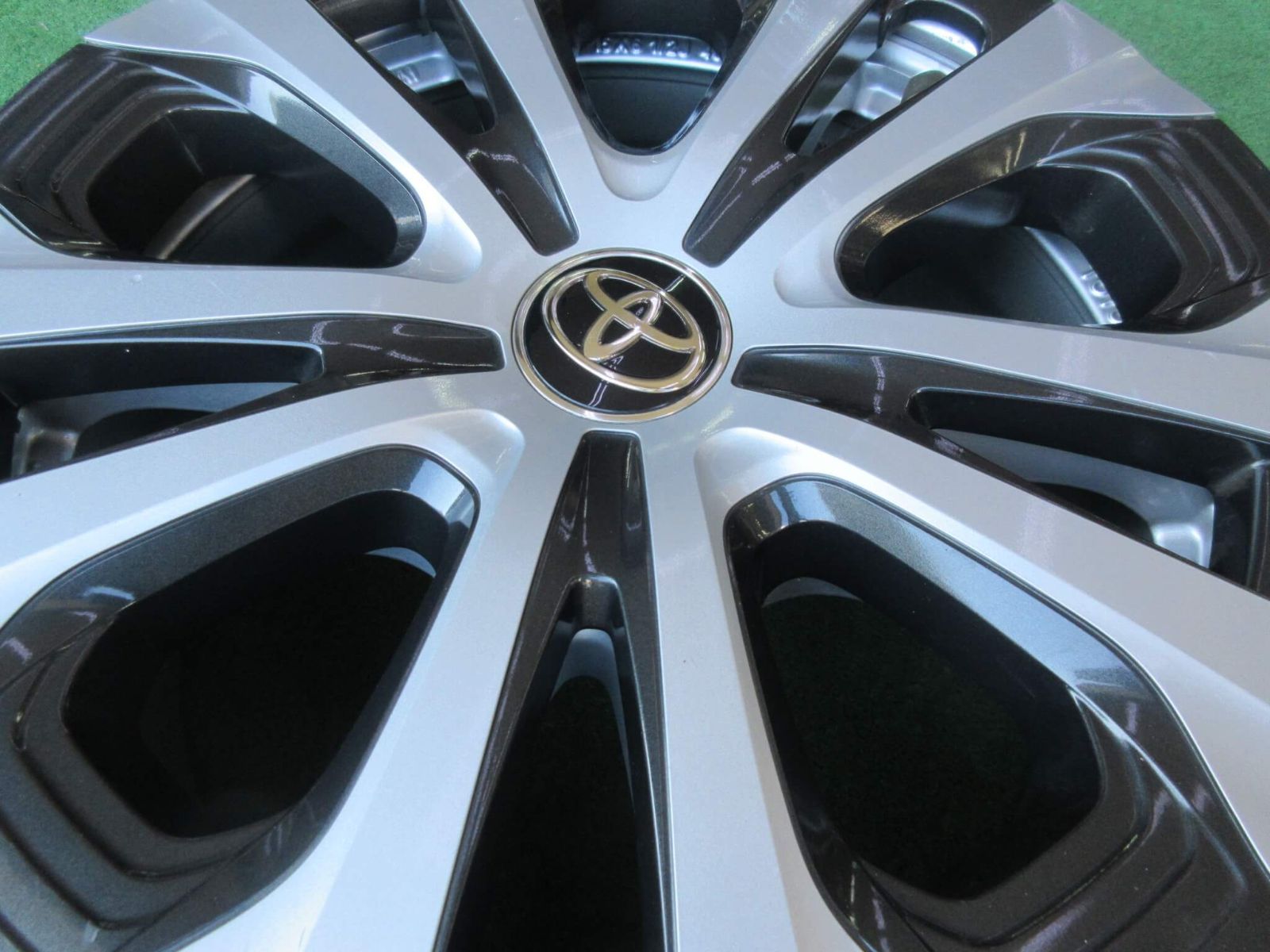 ５０系プリウス ホイール