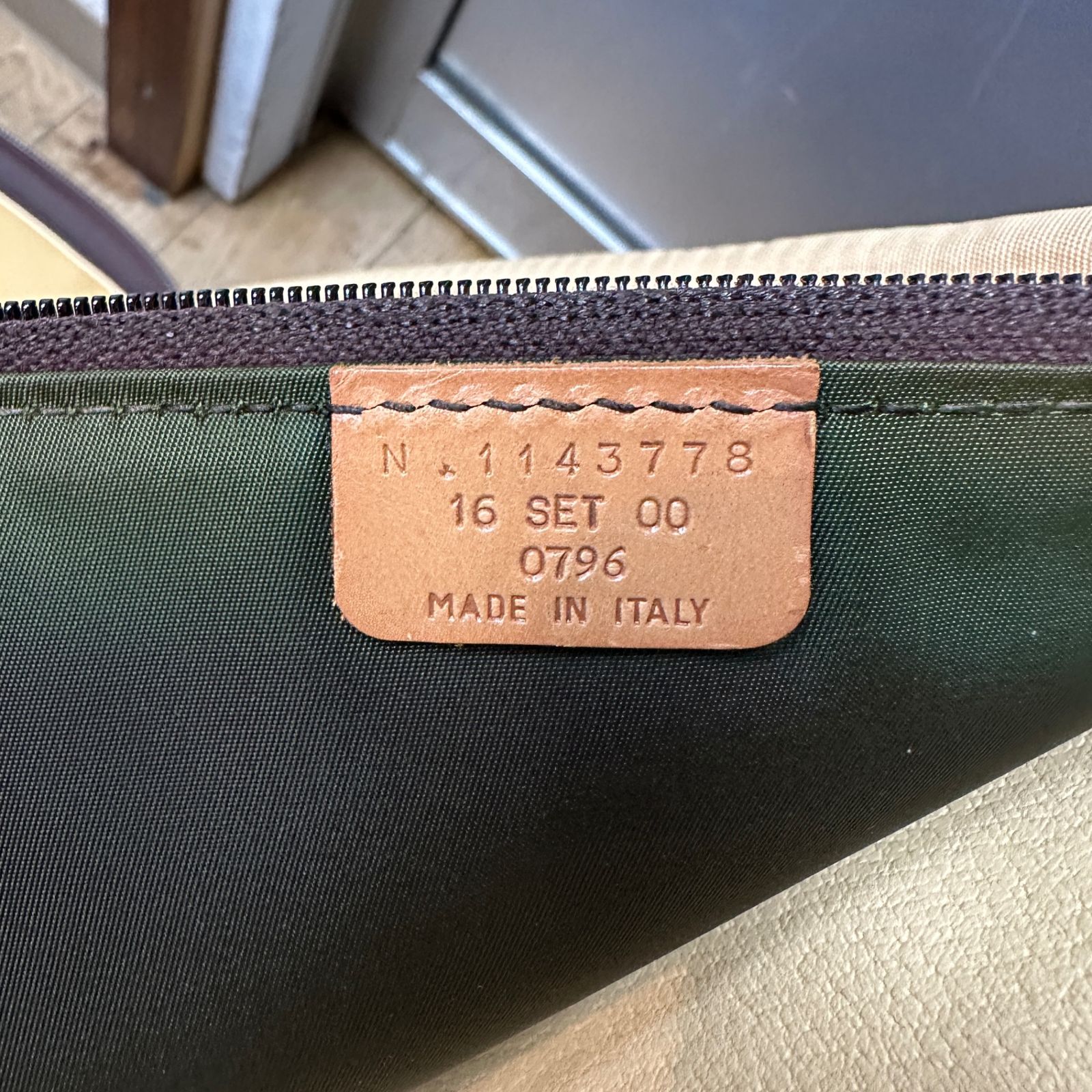 送料無料。 ETRO エトロ ペイズリー 柄 レザー スーツケース キャリーケース バッグ 出張 旅行 トランク A4 メンズ レディース