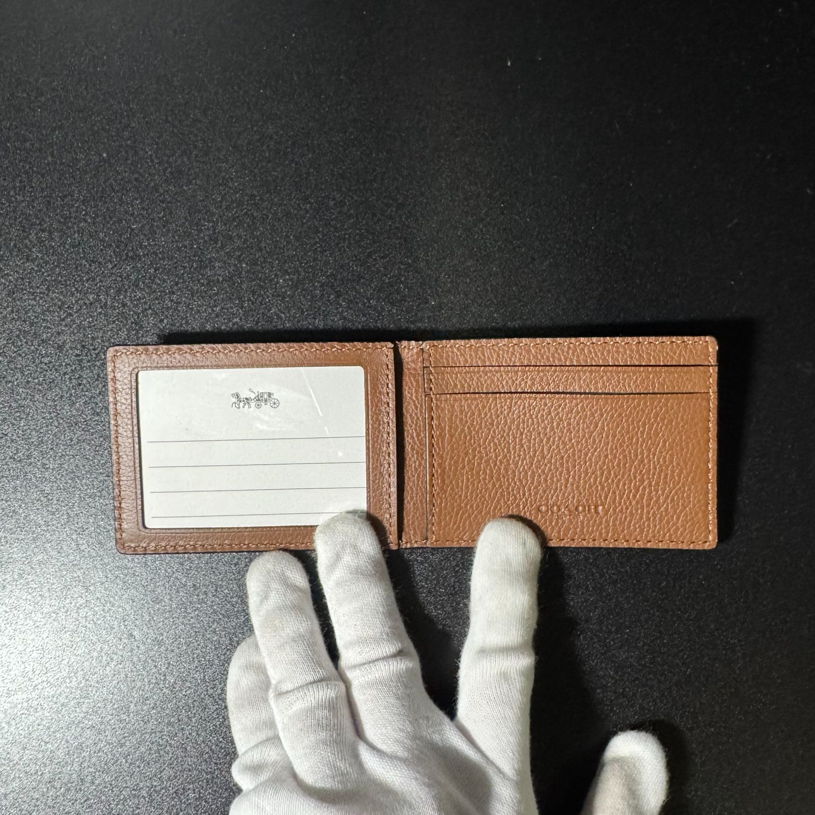 二つ折り財布