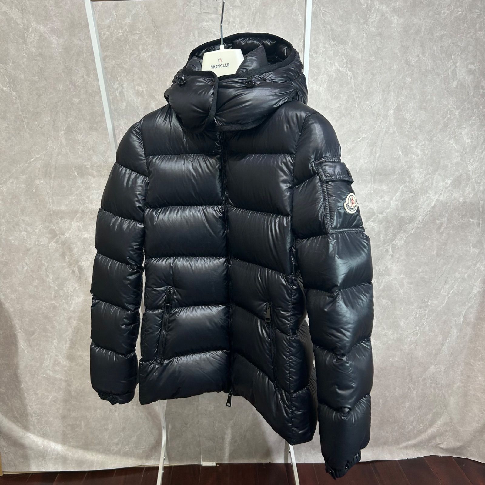 MONCLER モンクレールライト ダウンジャケットBERRE黒1 - メルカリ