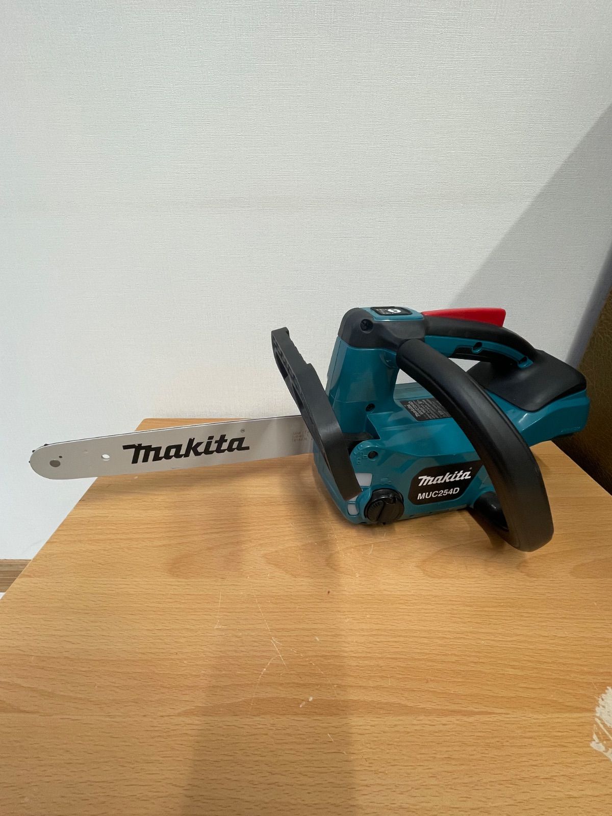 マキタ MAKITA MUC 254 D 充電式チェンソー 18 v A 25-3369