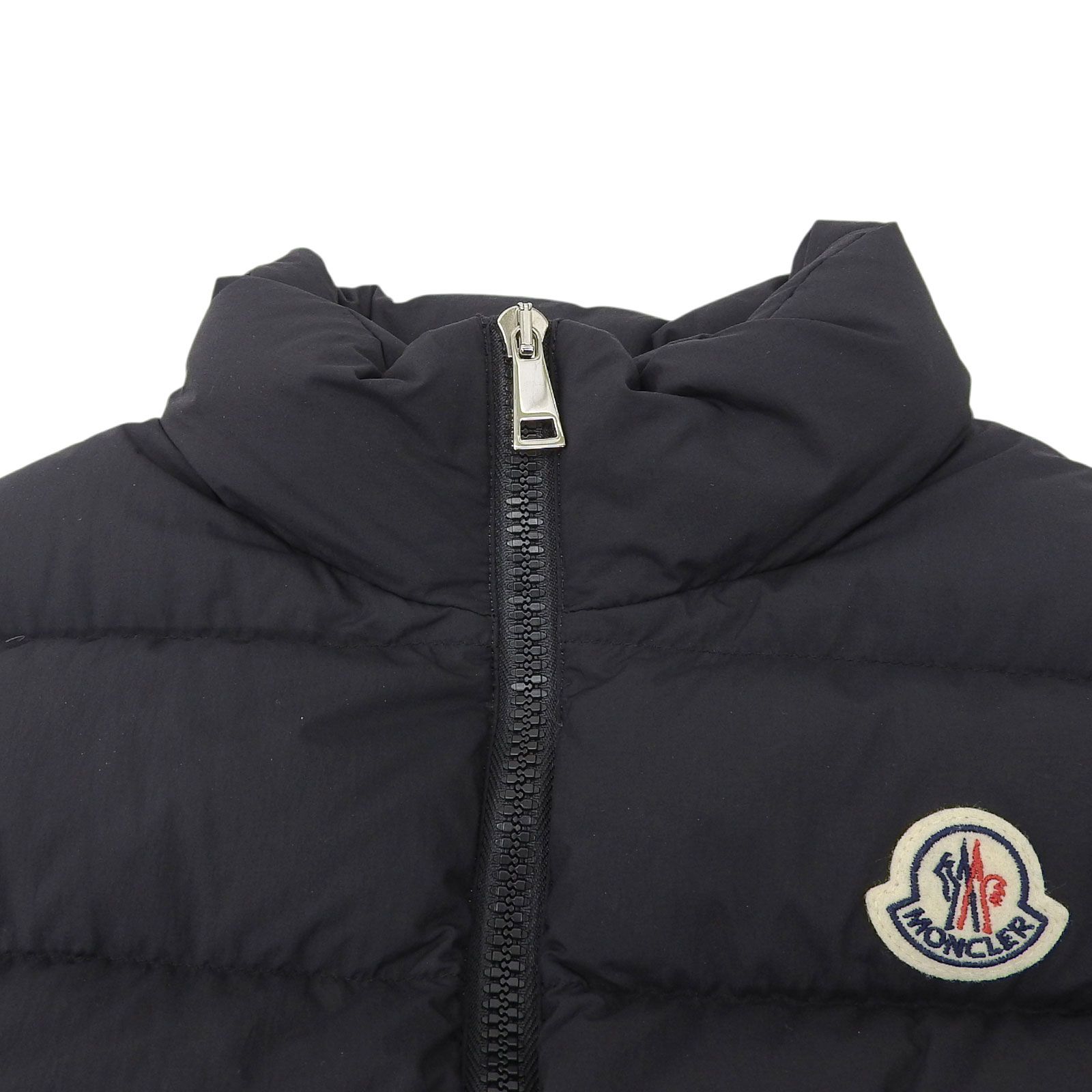 美品モンクレール GAHANA ダウンベスト ロゴワッペン ブラック 正規品 MONCLER モンクレール 48342-50-68959 CLASSE 1 ダウン ベスト ロゴ
