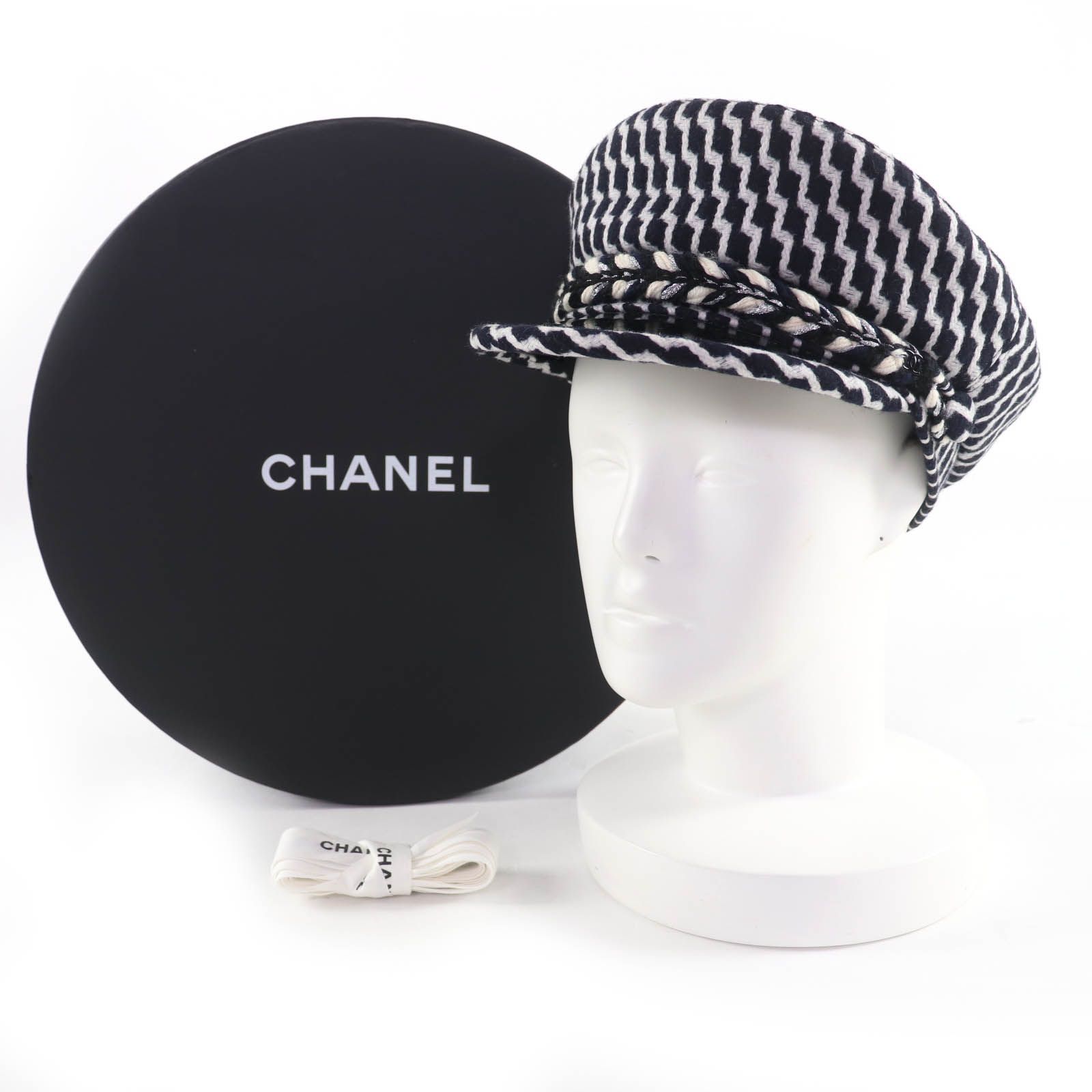 CHANEL シャネル 18 A ウール ココパーツ キャスケット ハット 帽子 ブラック ホワイト M き レディース