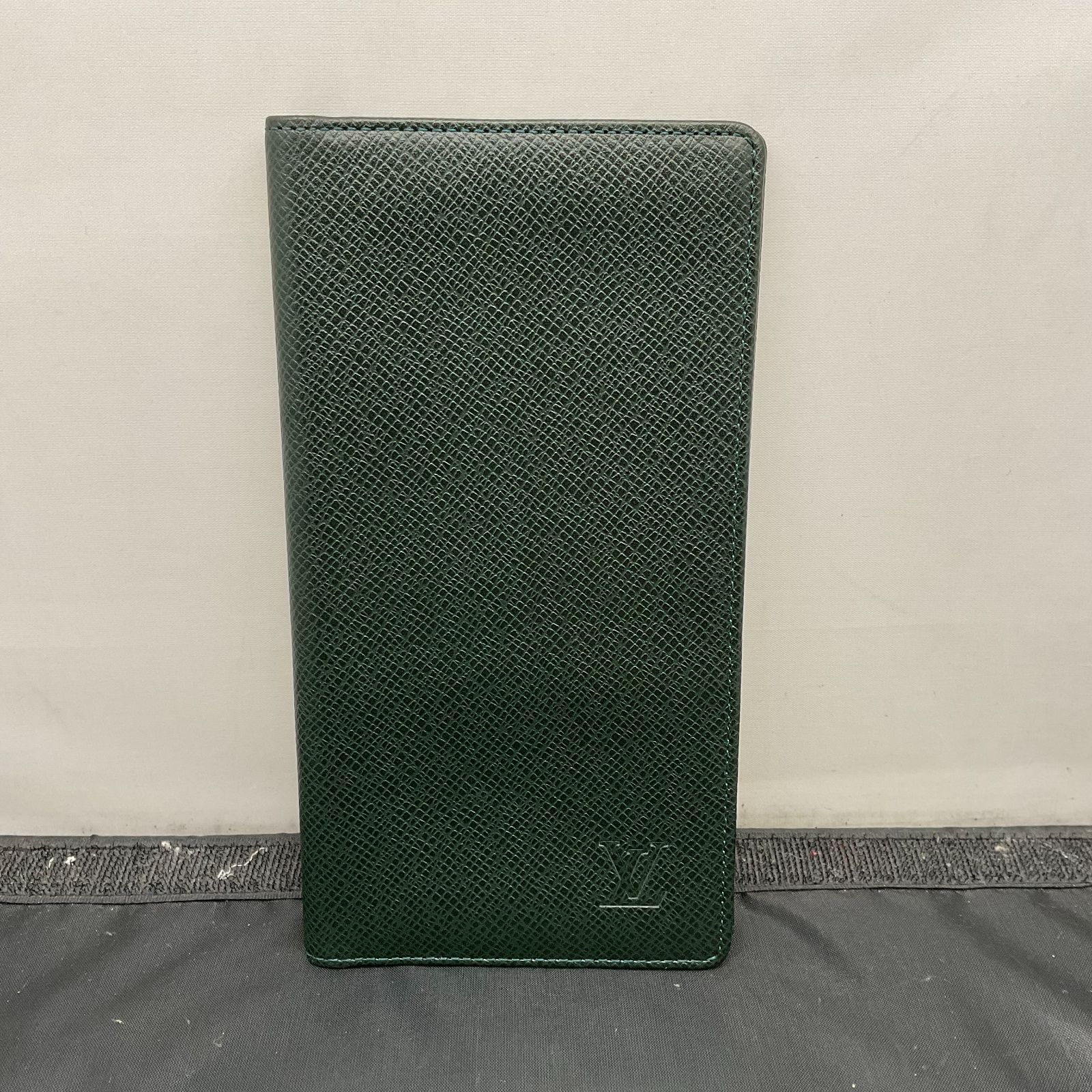 ルイヴィトン タイガ 財布 B25092450