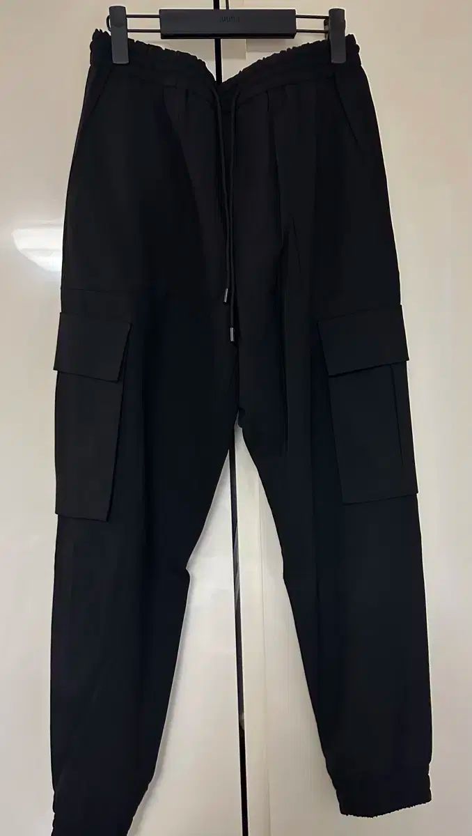 46 ジュンジ シグネチャー カーゴ ジョガー パンツ