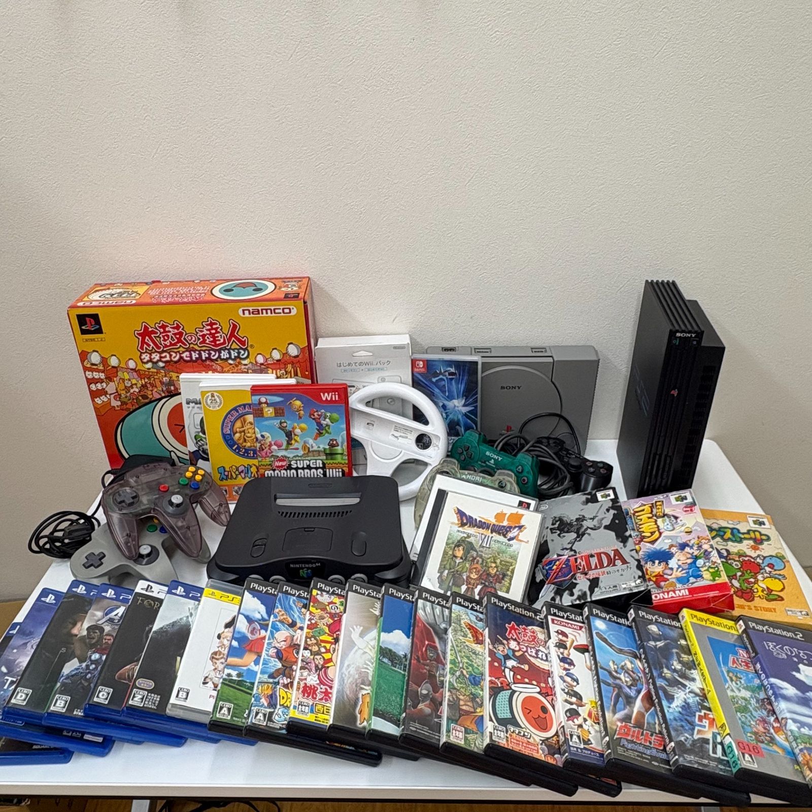 K2837 ジャンク PS2 ニンテンドー64など本体 カセット30点以上 Wii ドラゴンクエスト マリオ マリオカート 太鼓の達人 タタコン マリオカート ポケモン Switchカセット コントローラー PS4 PS3